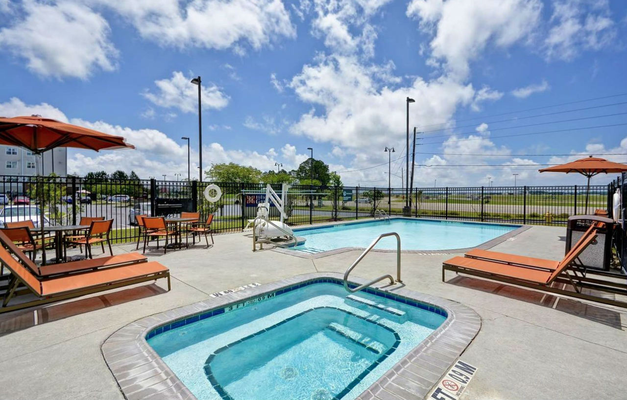 Hilton Garden Inn Gulfport - Biloxi Airport Exterior photo